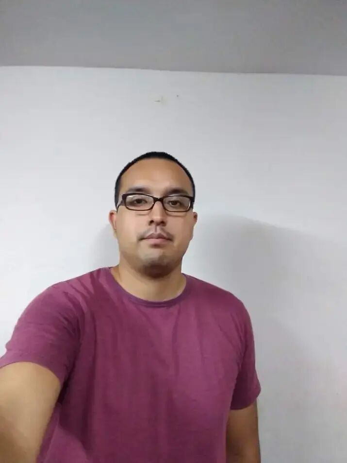  40126840  Christian, 41 ,    