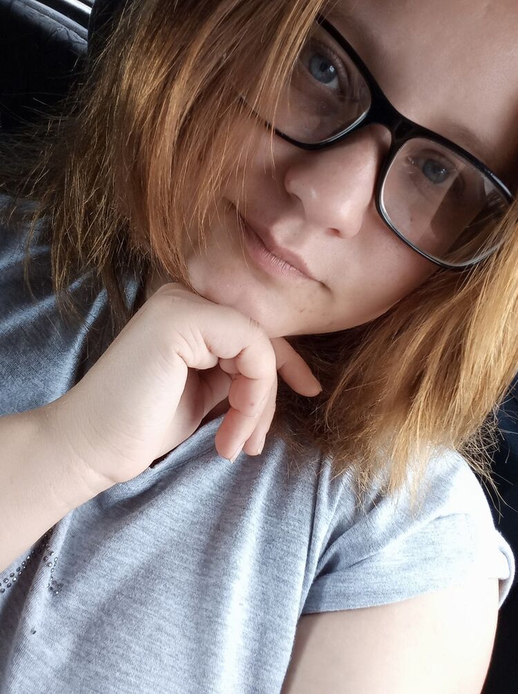  19439390  Lena, 25 ,    