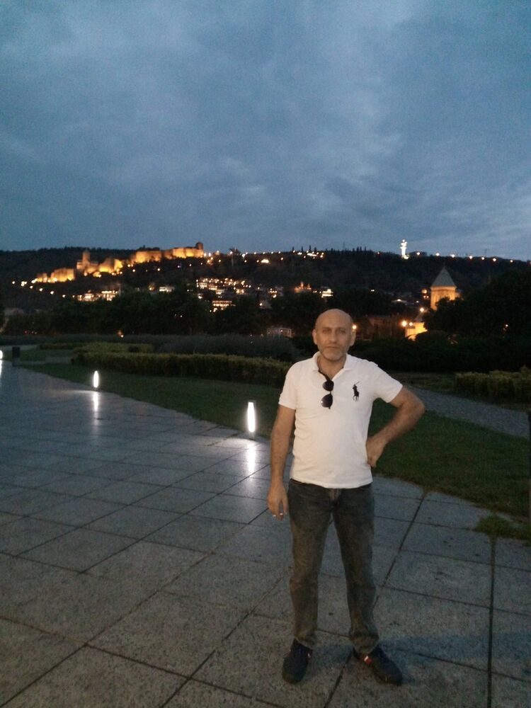  13586920  Gagik, 49 ,    