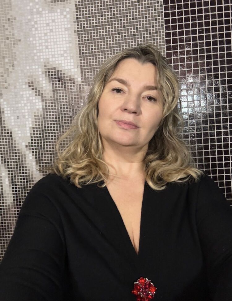  54772500  ELENA, 56 ,    