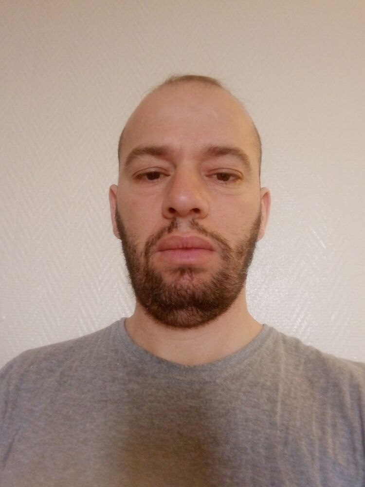 ���������� Pringy, ���� ������� Azzou, 36 ���, ������������ ��� c�������� ���������