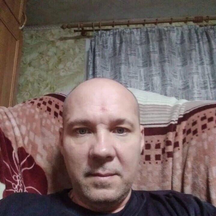  ,   Leonid, 46 ,   ,   , c , 