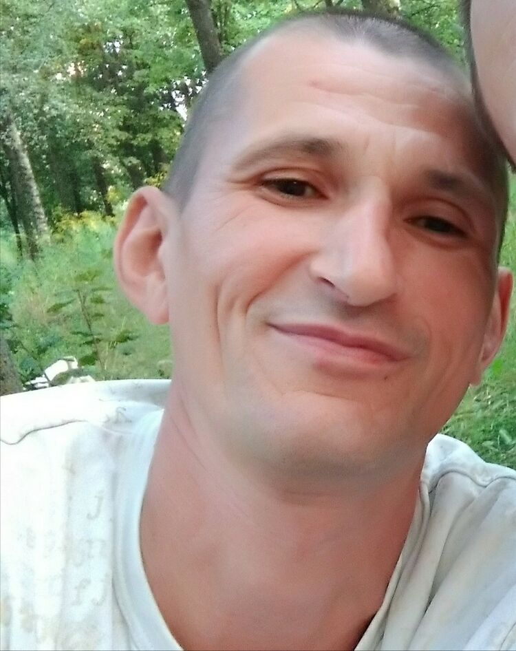 ,   Oleg, 47 ,   