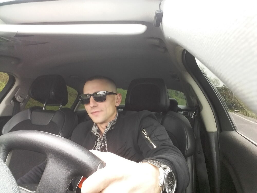  ,   Artur, 41 ,   ,   , c 
