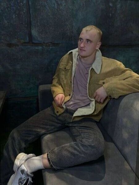  ,   Pavel, 24 ,  