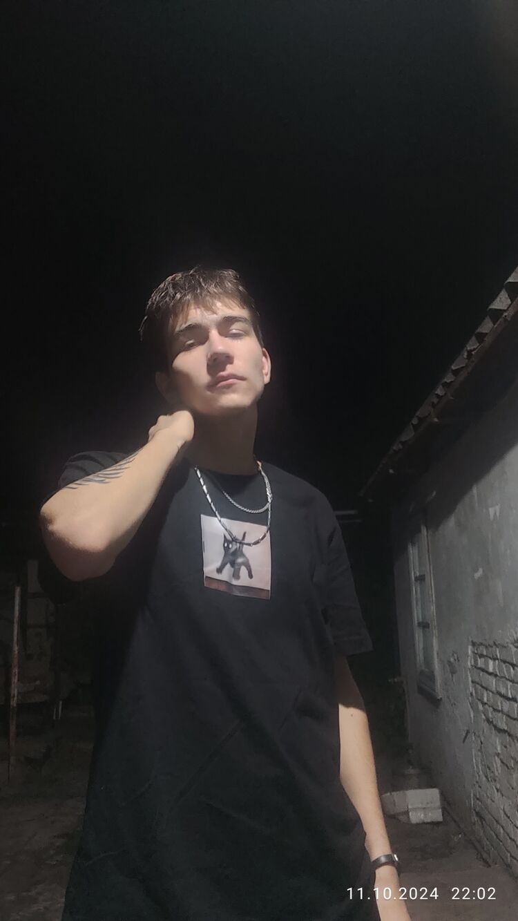  48370970  , 21 ,    