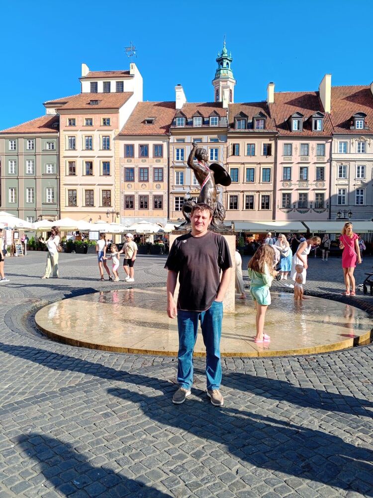 ,   Denis, 40 ,   