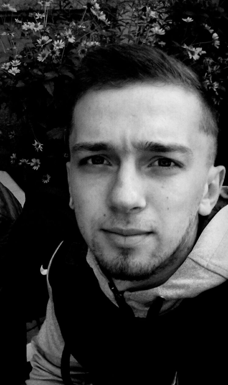  26125310  Aleksandr, 27 ,    