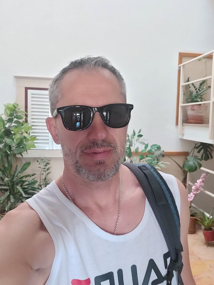  31380520  Slava, 52 ,    