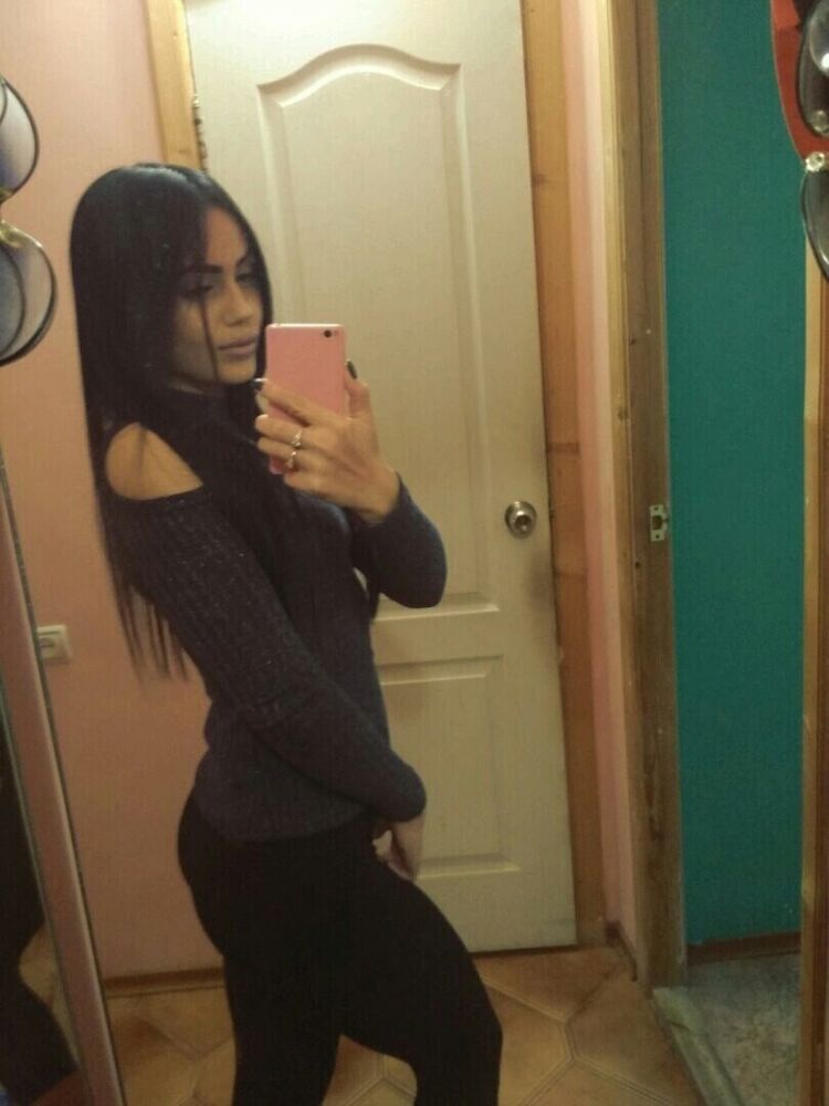  ,   Lola, 28 ,   ,   , c 