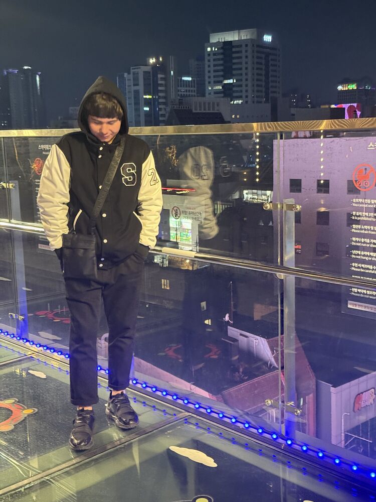  Pusan,   Bekzat, 20 ,   , c 