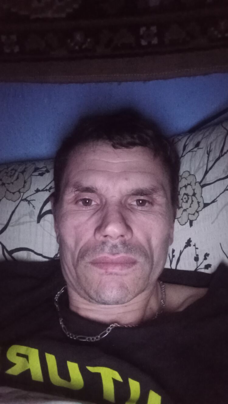  54013440  Fiodor, 41 ,    