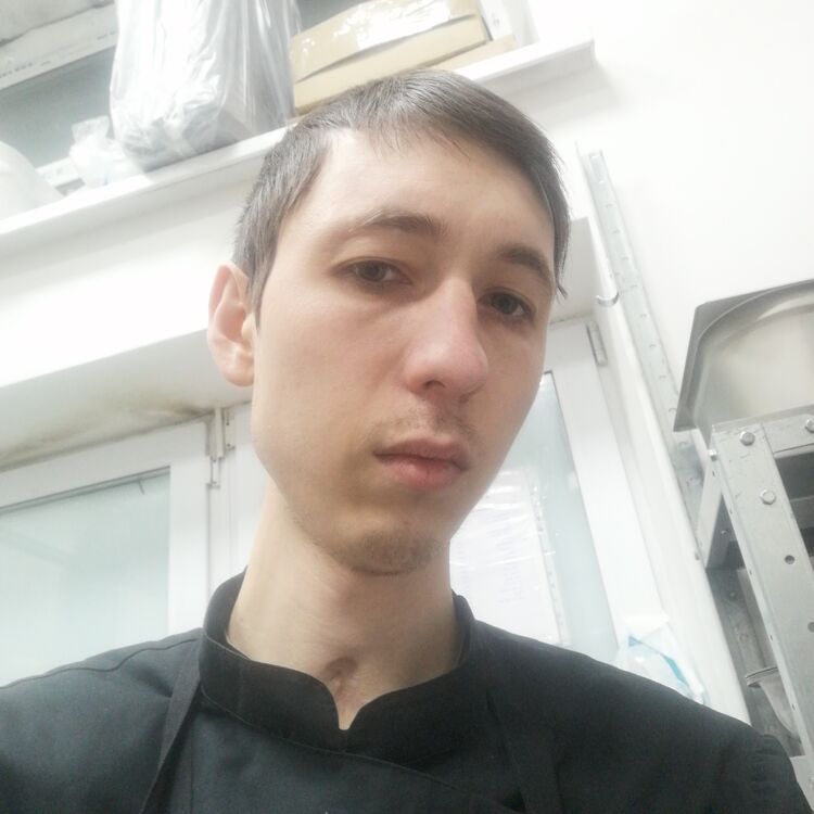  33136000  Kirill, 32 ,    