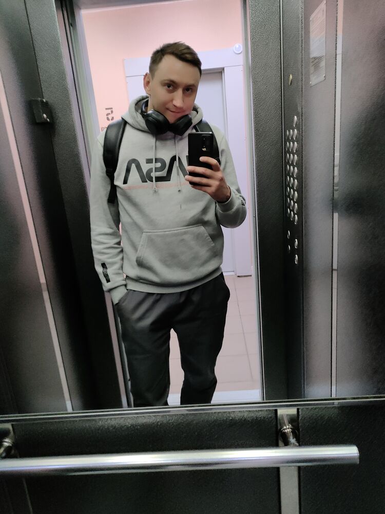  46553120  Ivan, 32 ,    