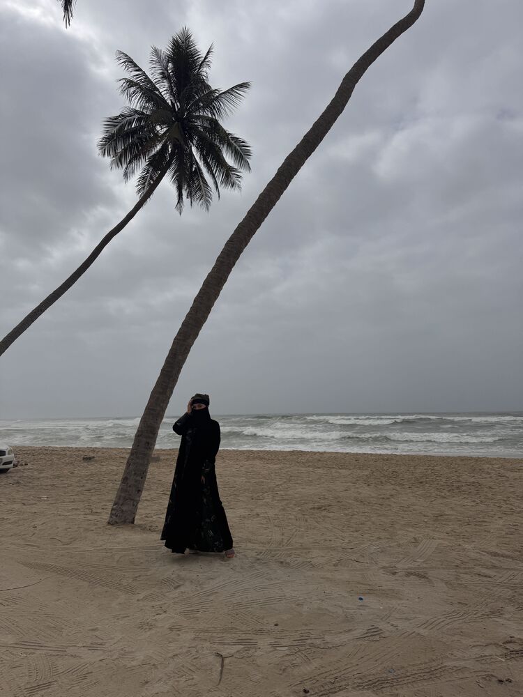  53093760  Karina, 30 ,    Muscat