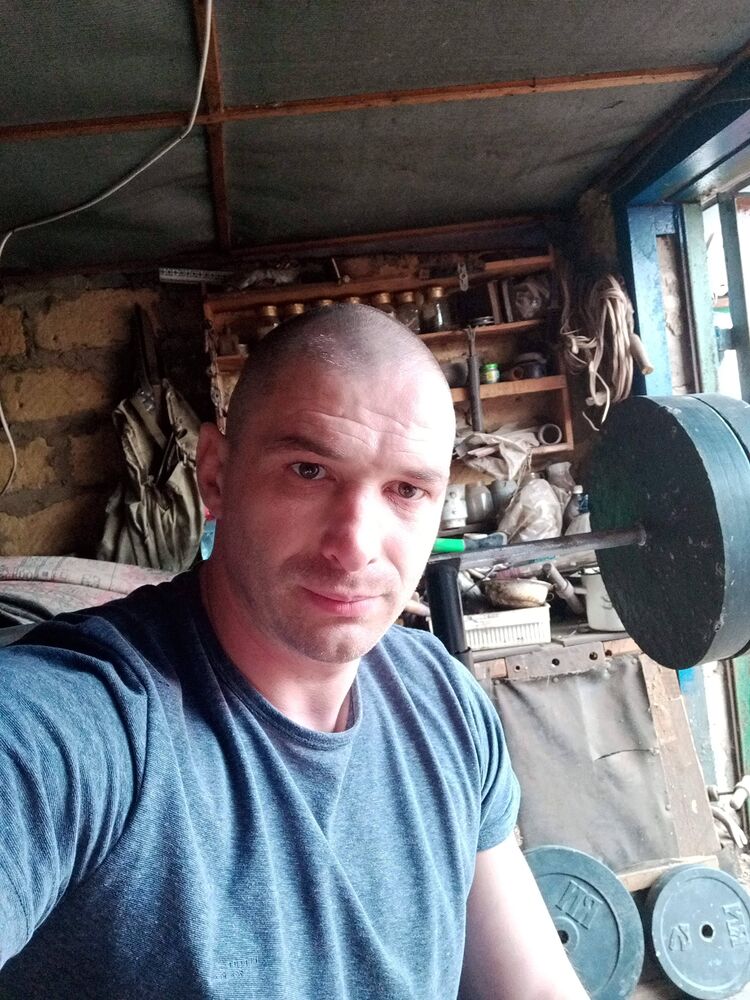  47210730  Oleg, 40 ,    