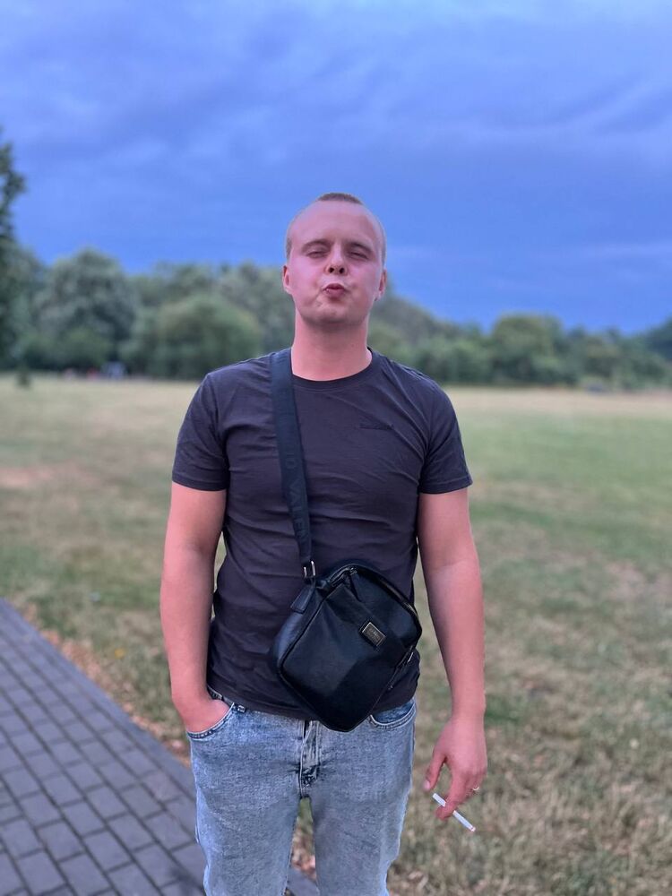  Bielany Wroclawskie,   Vlad, 24 ,   ,   