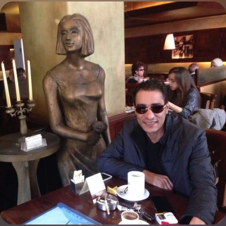  53284730  Latif, 41 ,    