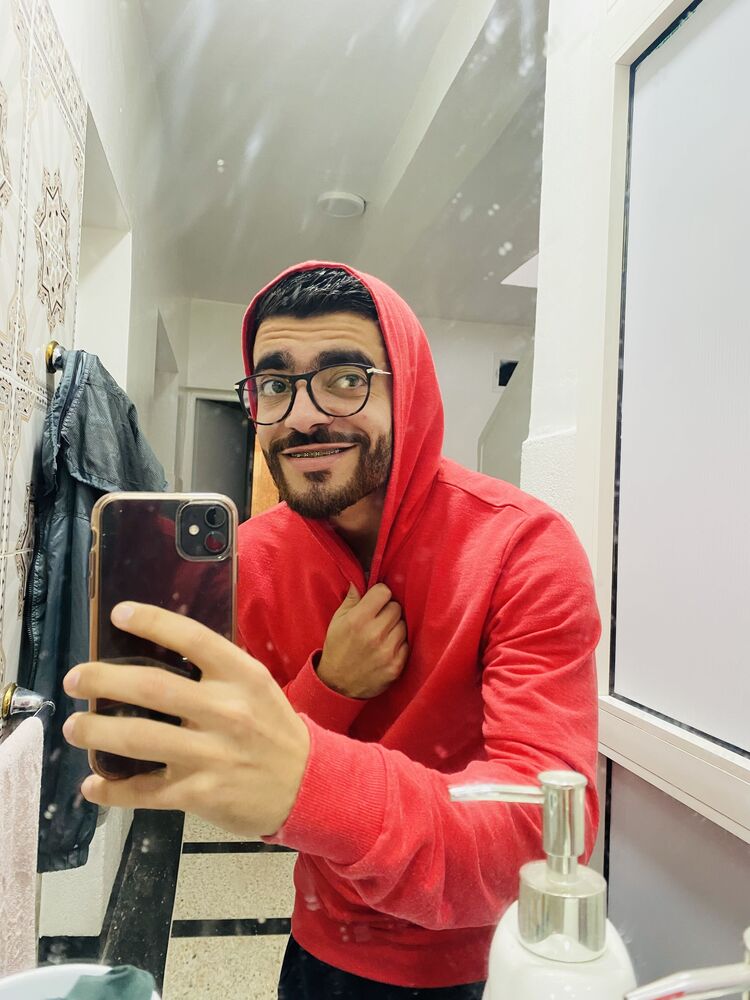  ,   Zakaria, 31 ,   ,   