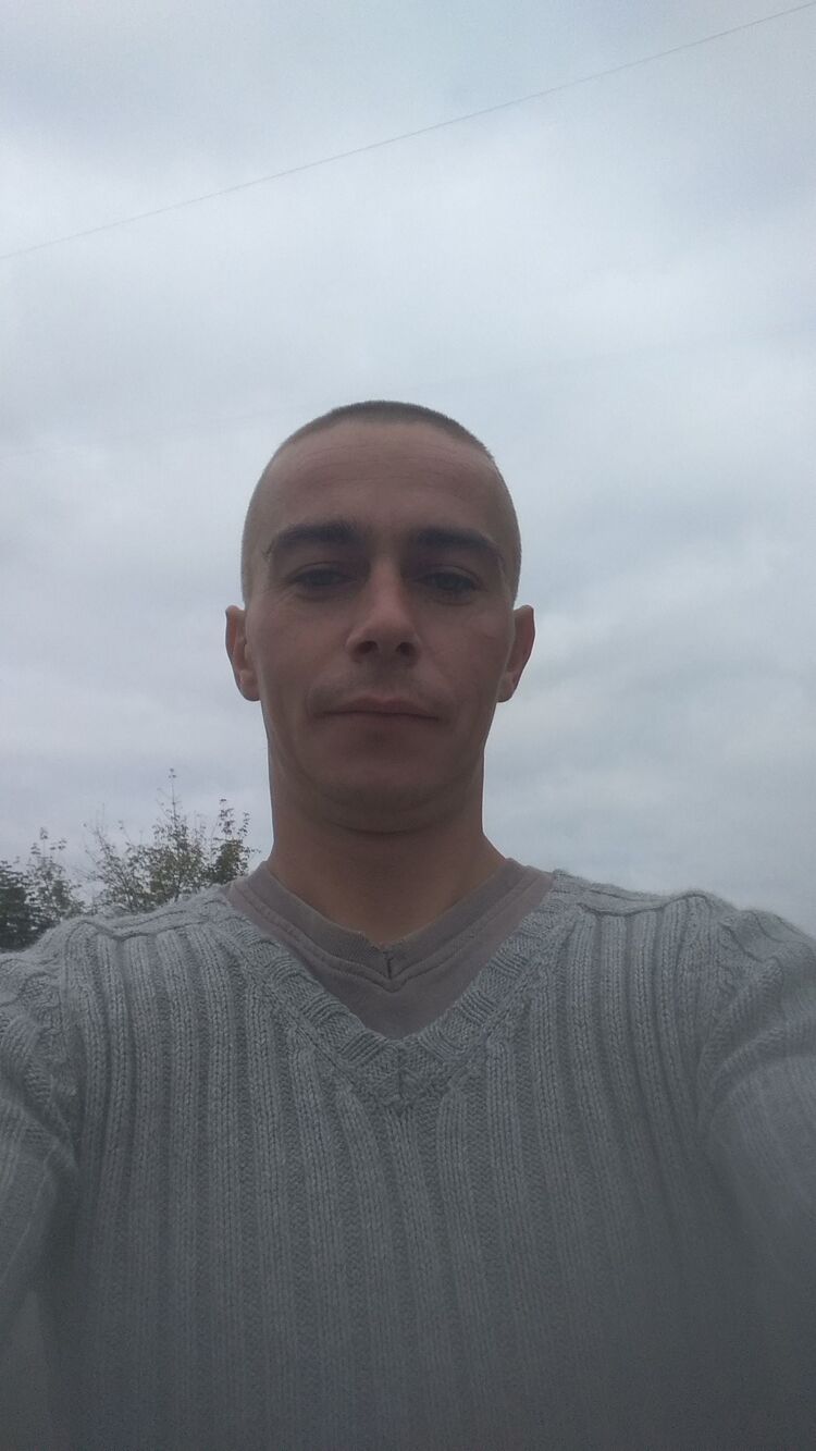  47342380  Ghost, 35 ,    