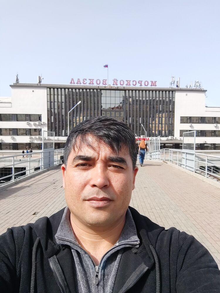  42584990  Gulom, 42 ,    