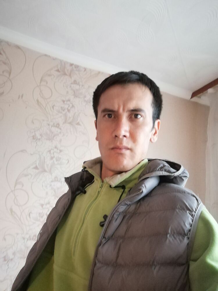  ,   Niks Enrike, 36 ,   ,   