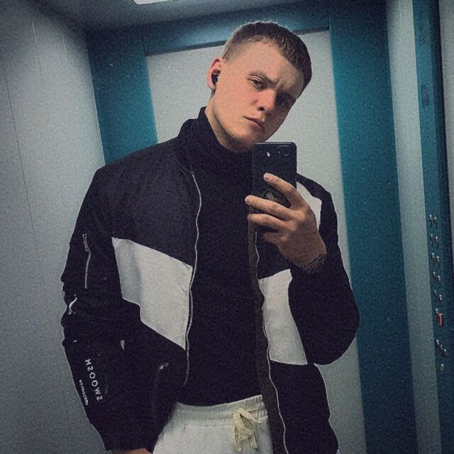  49075250  Denis, 26 ,     