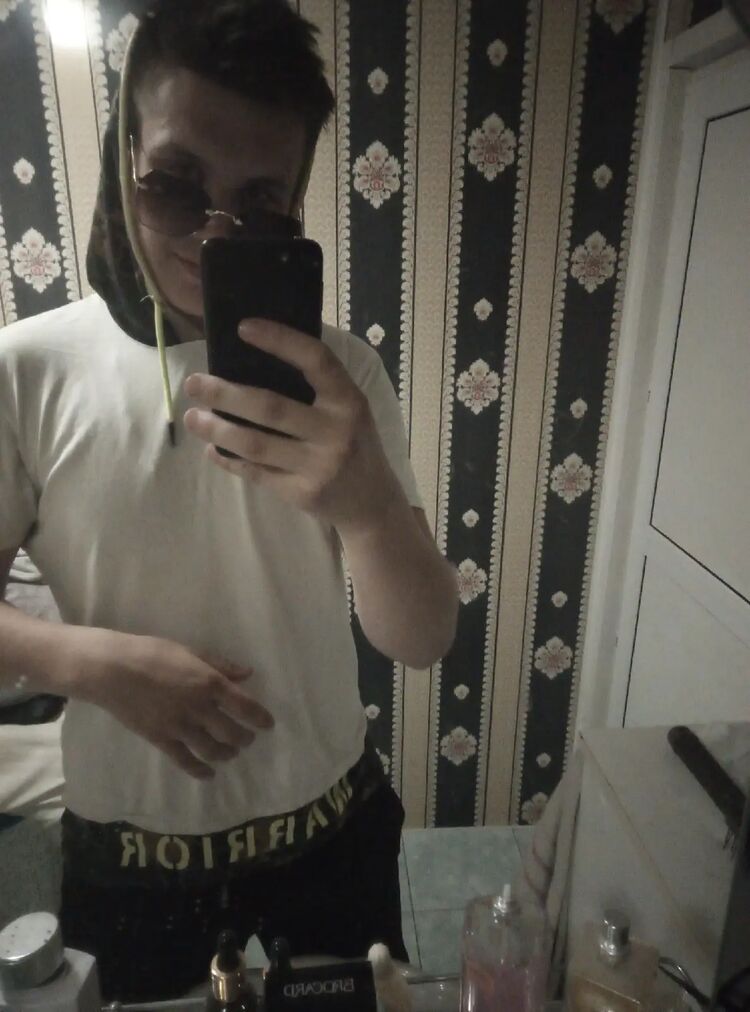  28085020  Egor, 21 ,    