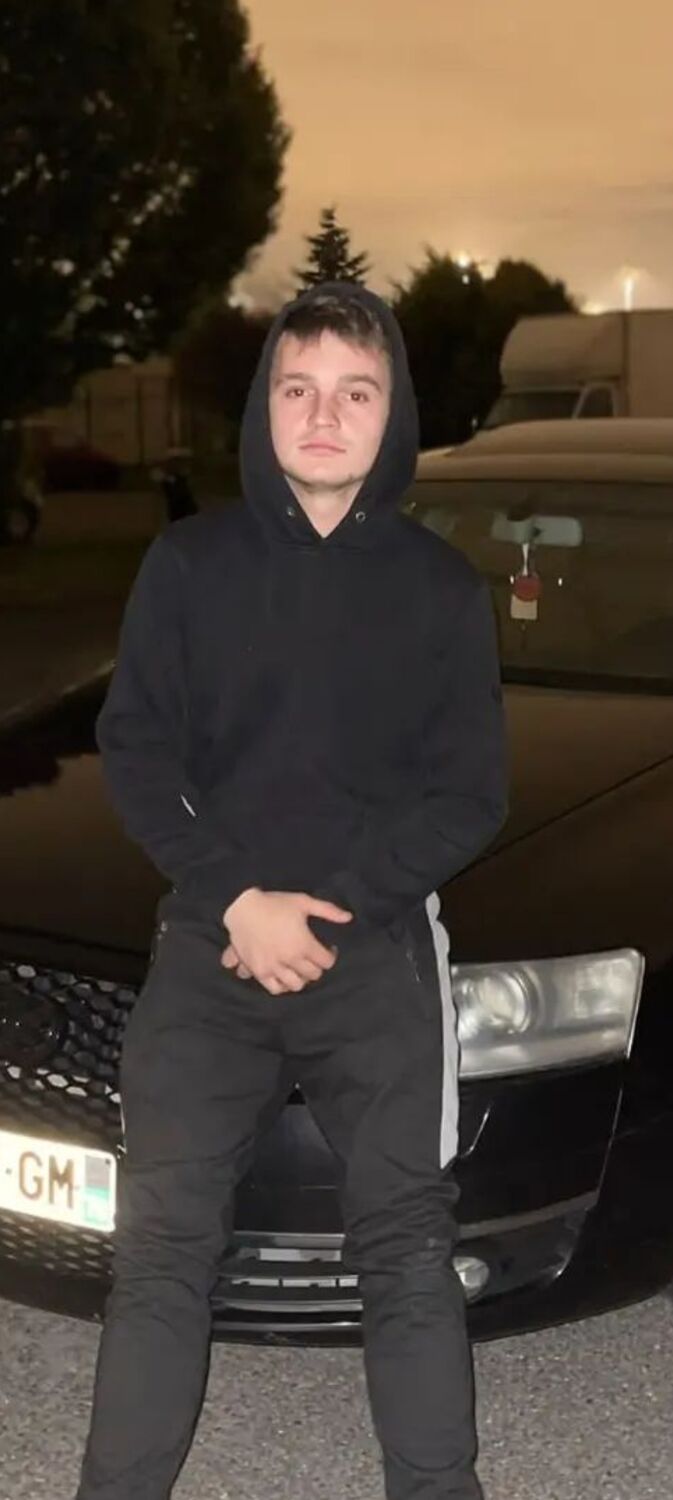  34588610  , 24 ,    