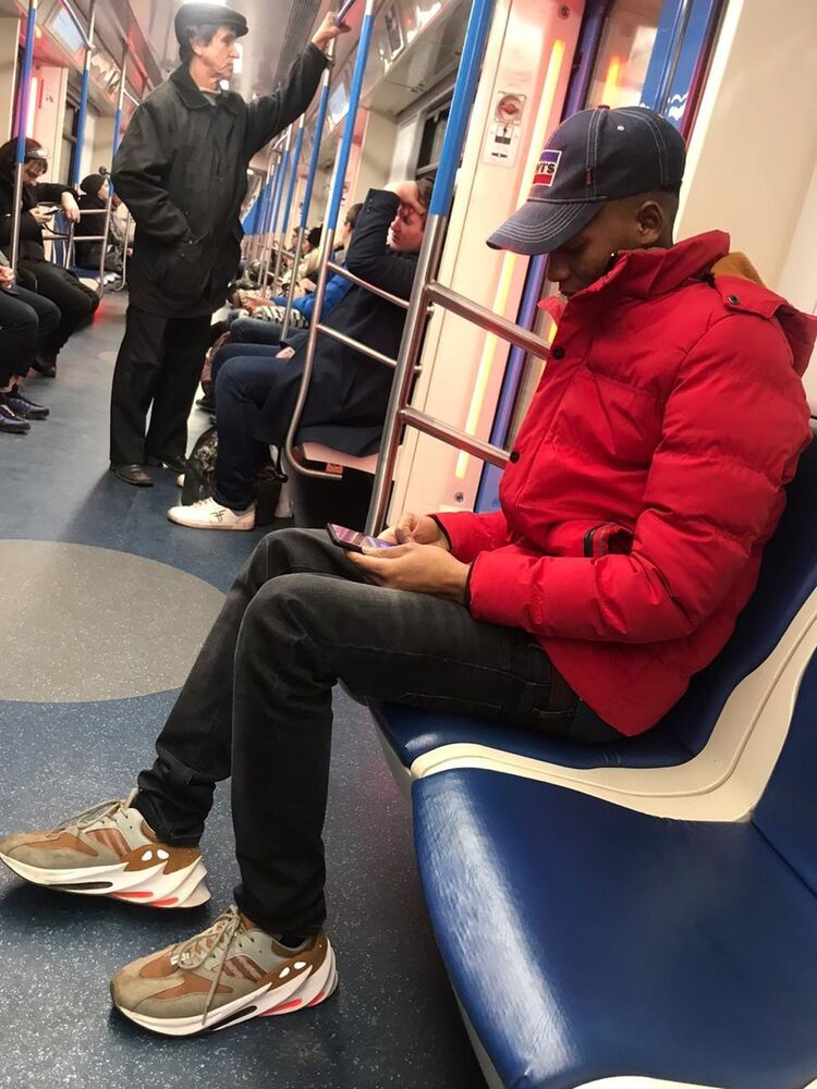  18769520  Amadu uri, 29 ,    