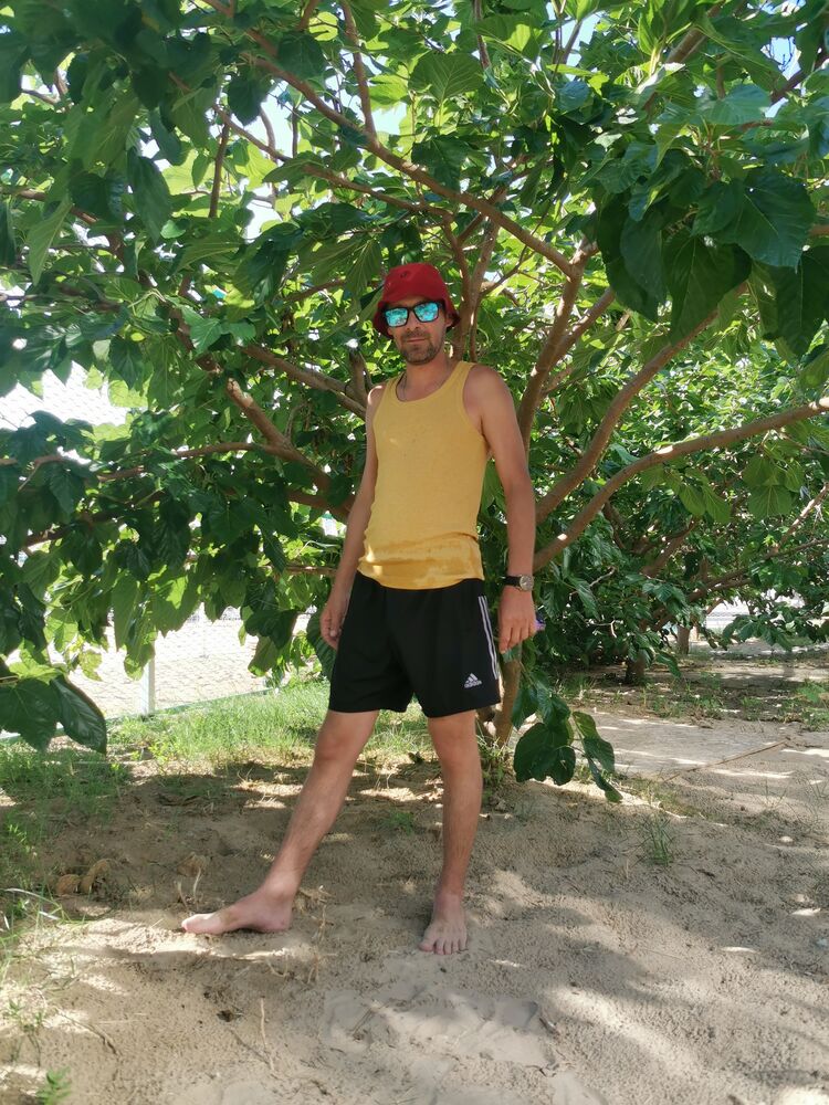  ,   Denis, 42 ,     , c 