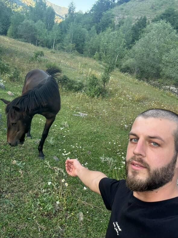  ,   Gio, 25 ,   ,   , c 
