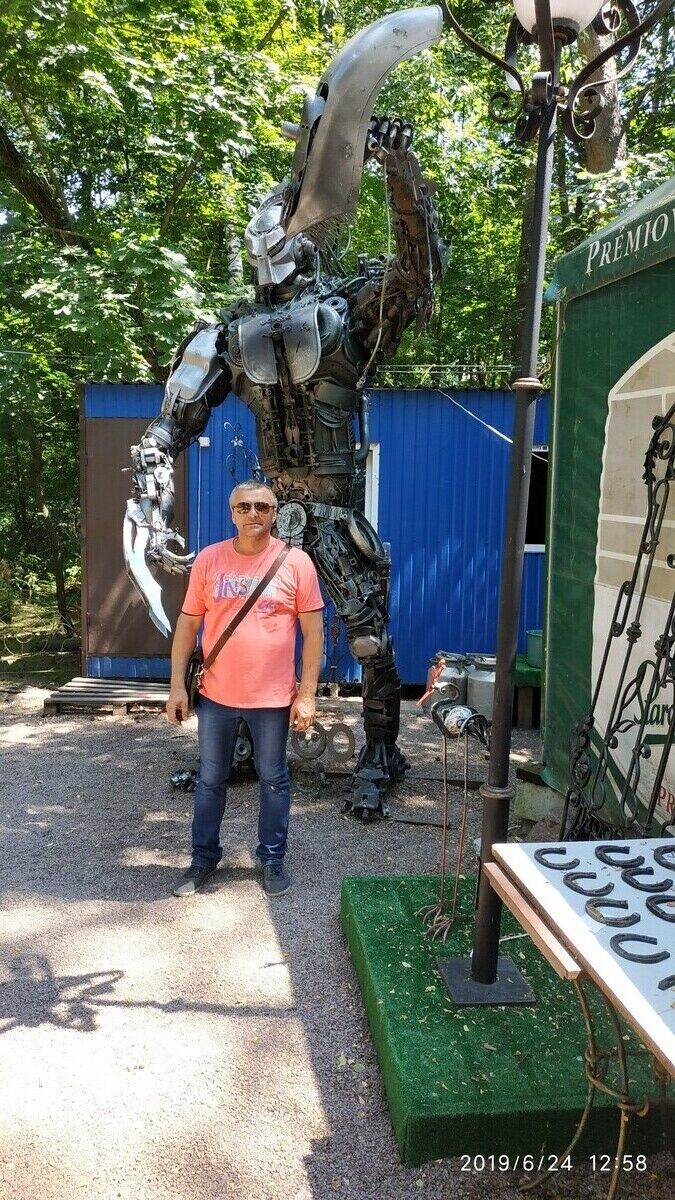  22058800  Ryslan, 51 ,    