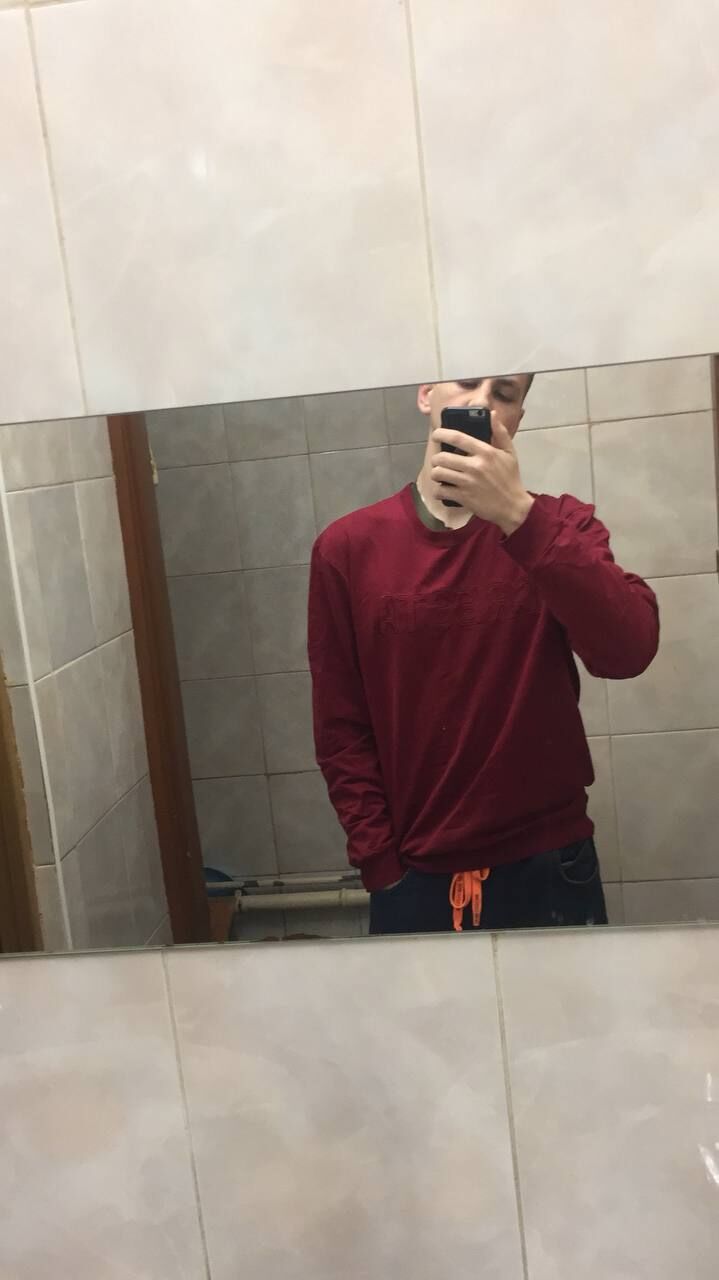  31968660  Igor, 24 ,    