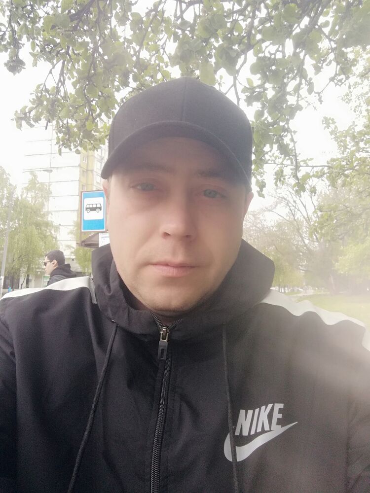  54077250  Kaif, 36 ,    