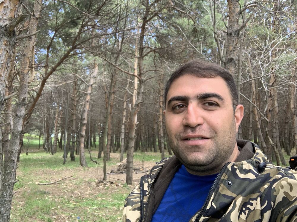  33709680  Arman, 37 ,    