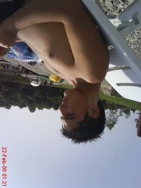  4738470  Tornike, 32 ,    