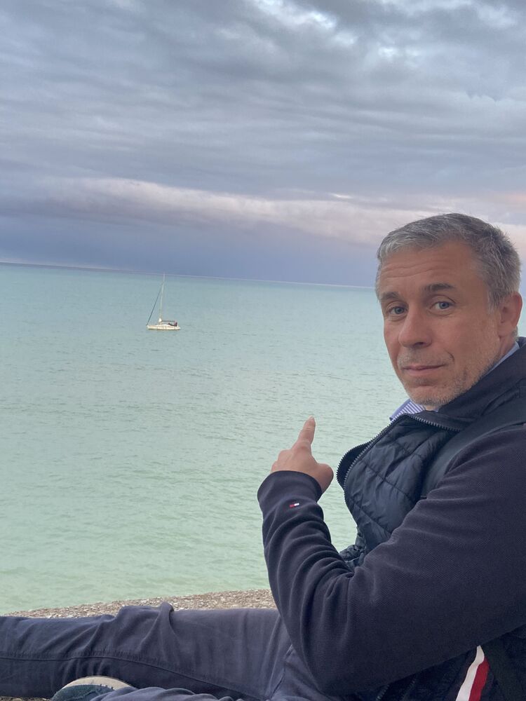  Barcelona,   Evgenii, 47 ,   ,   , c , 