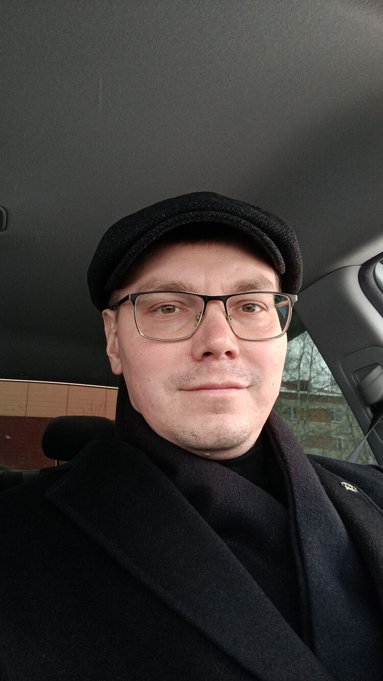  46906840  Denis, 35 ,    