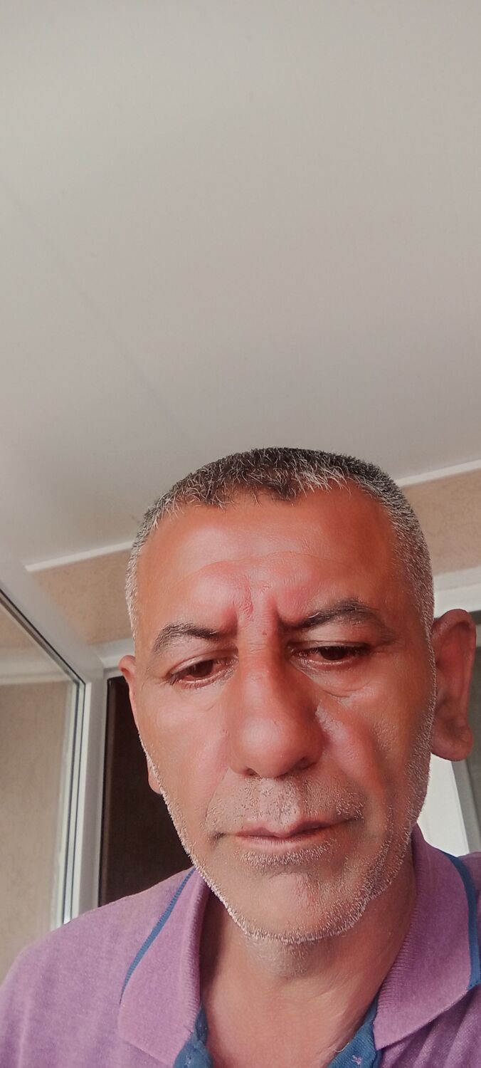  42522850  Huseyin, 48 ,    