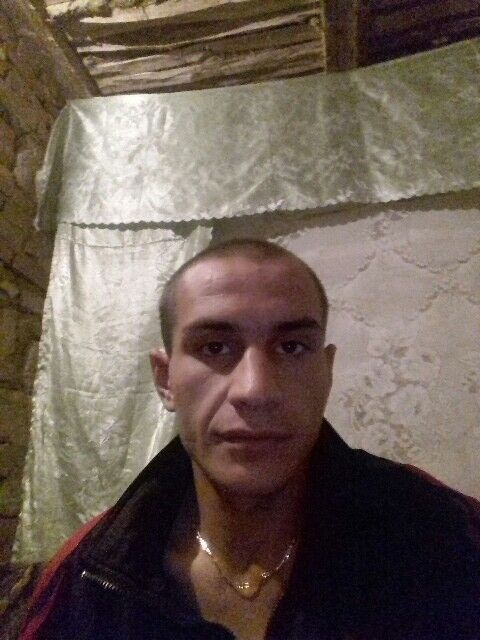  10408320  Vadim, 33 ,    