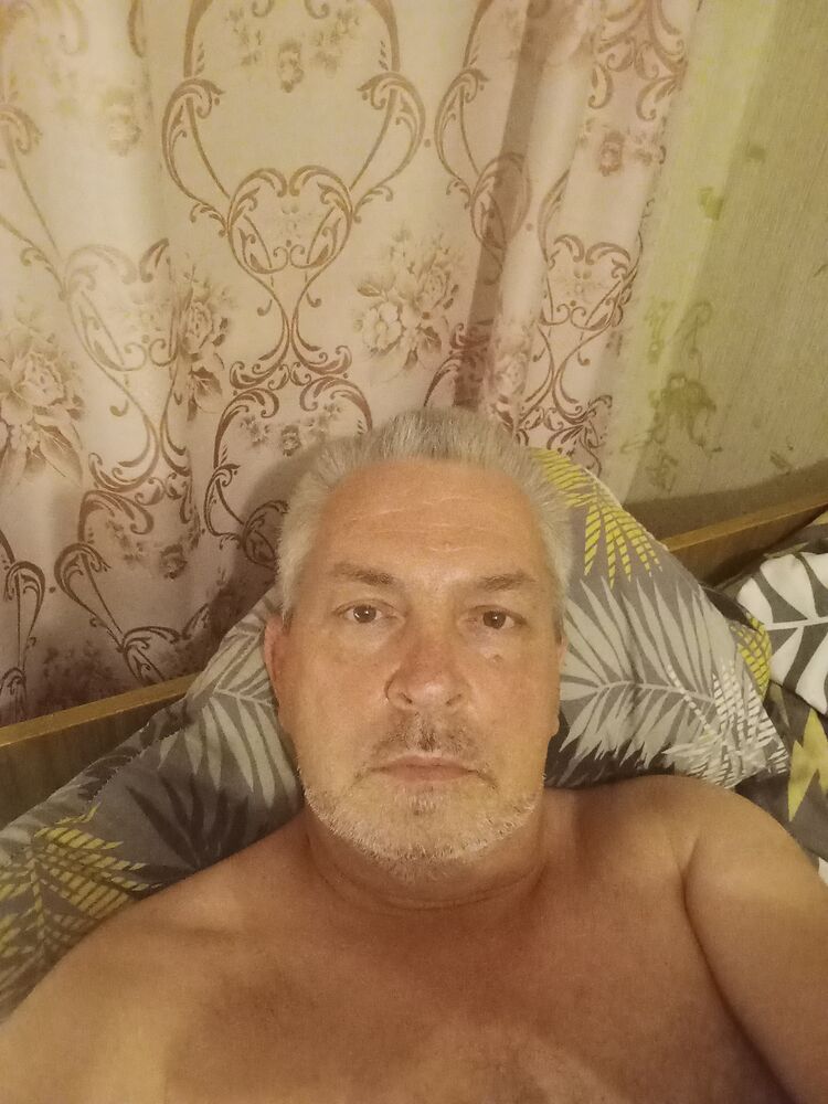  45576530  Valery, 60 ,    