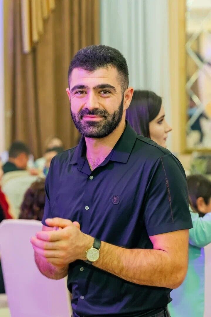  50613960  Narek, 29 ,    