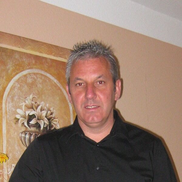  44786940  George Owen, 59 ,    Homberg