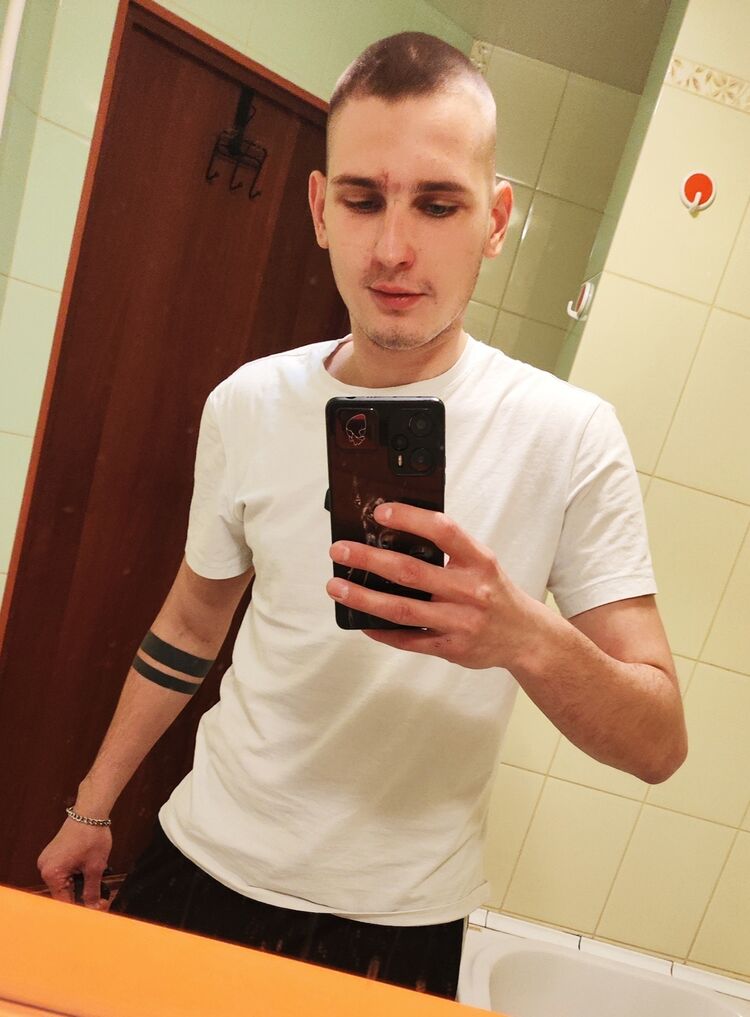  44886720  , 21 ,    