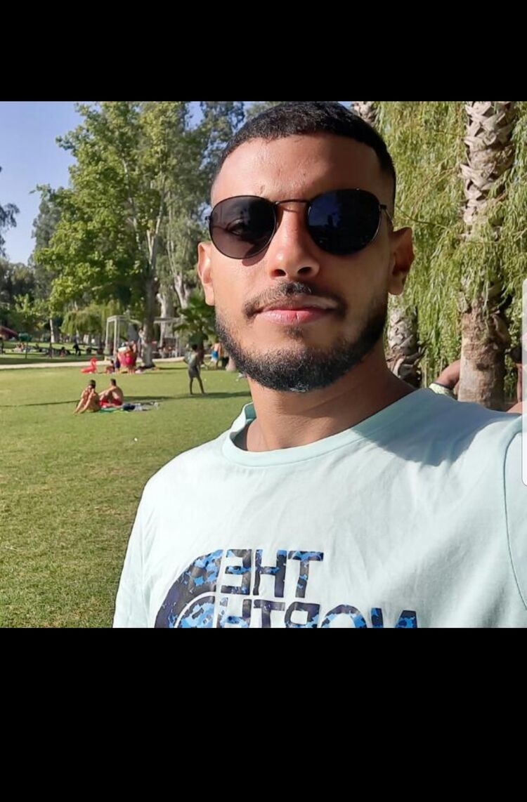 29685820  Imad, 27 ,    