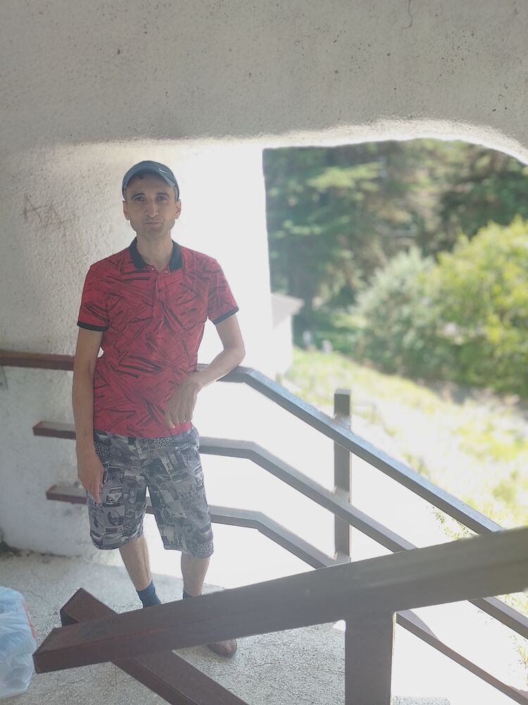  46943950  , 41 ,    