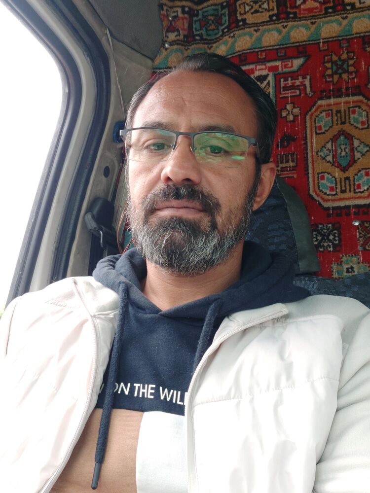  44520920  Ali, 44 ,    