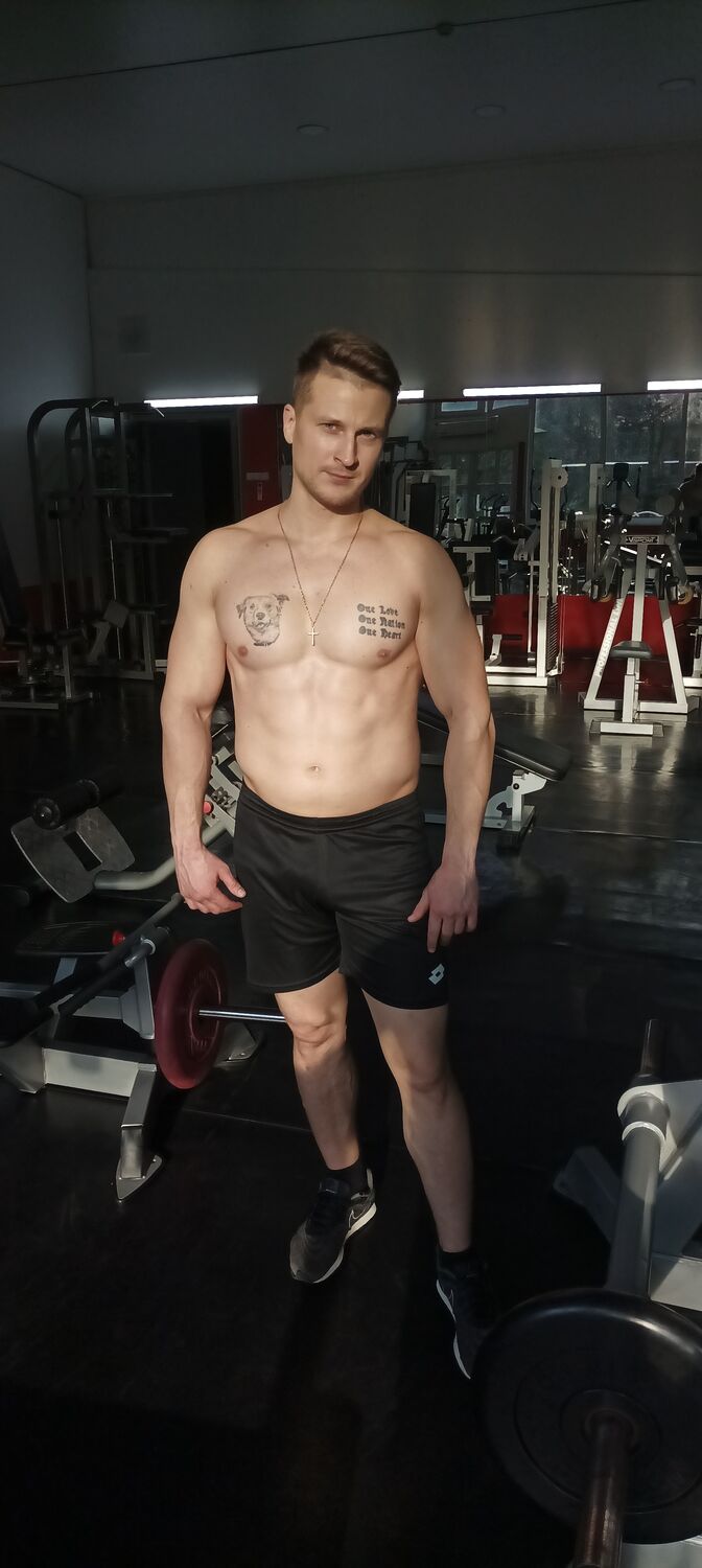  ,   Mike, 32 ,   ,   