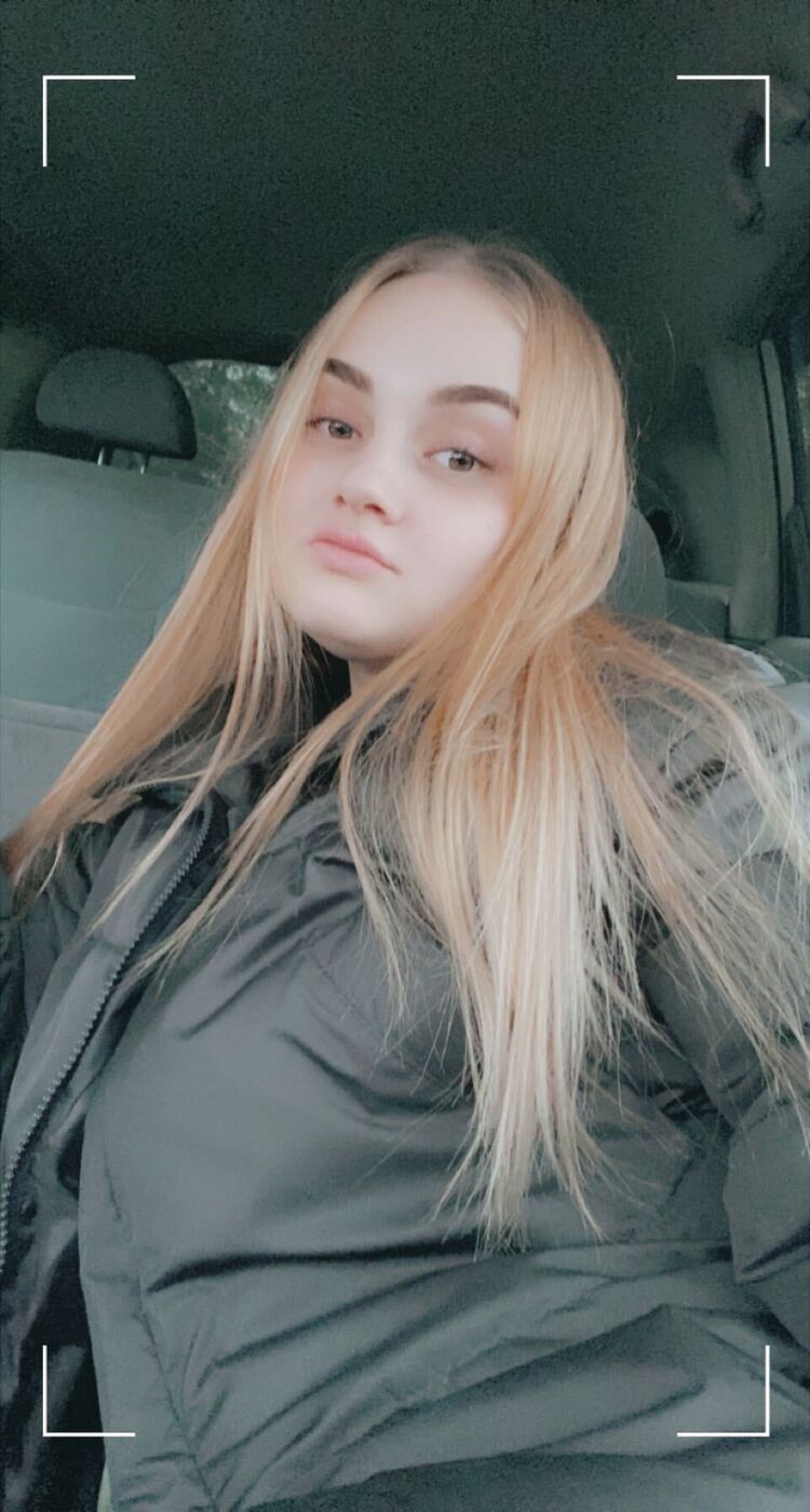  ,   Anna, 26 ,  